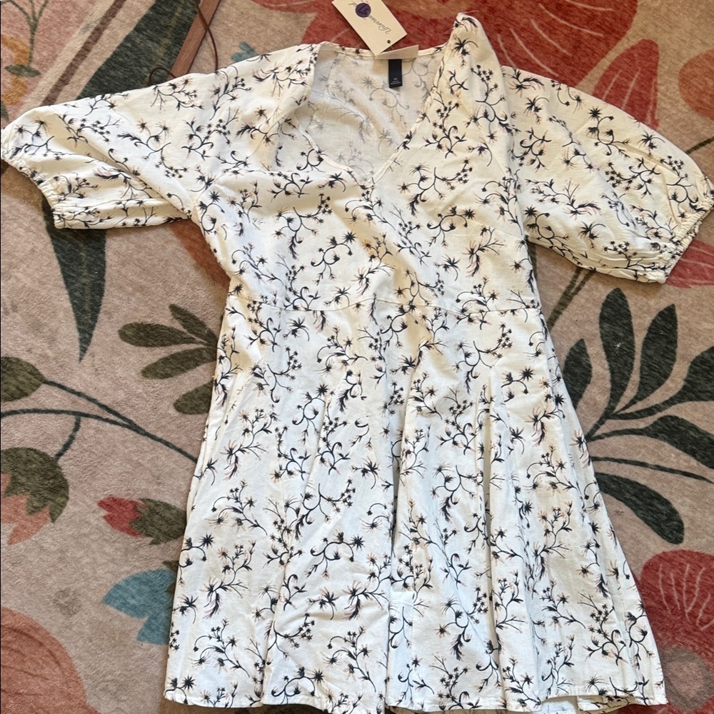 Universal Thread Floral Print V Neck Short Sleeve Tiered Mini Dress Size XS NWT - Picture 2 of 4